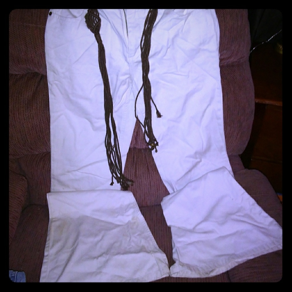 Cream colored wide bottom jeans size 7